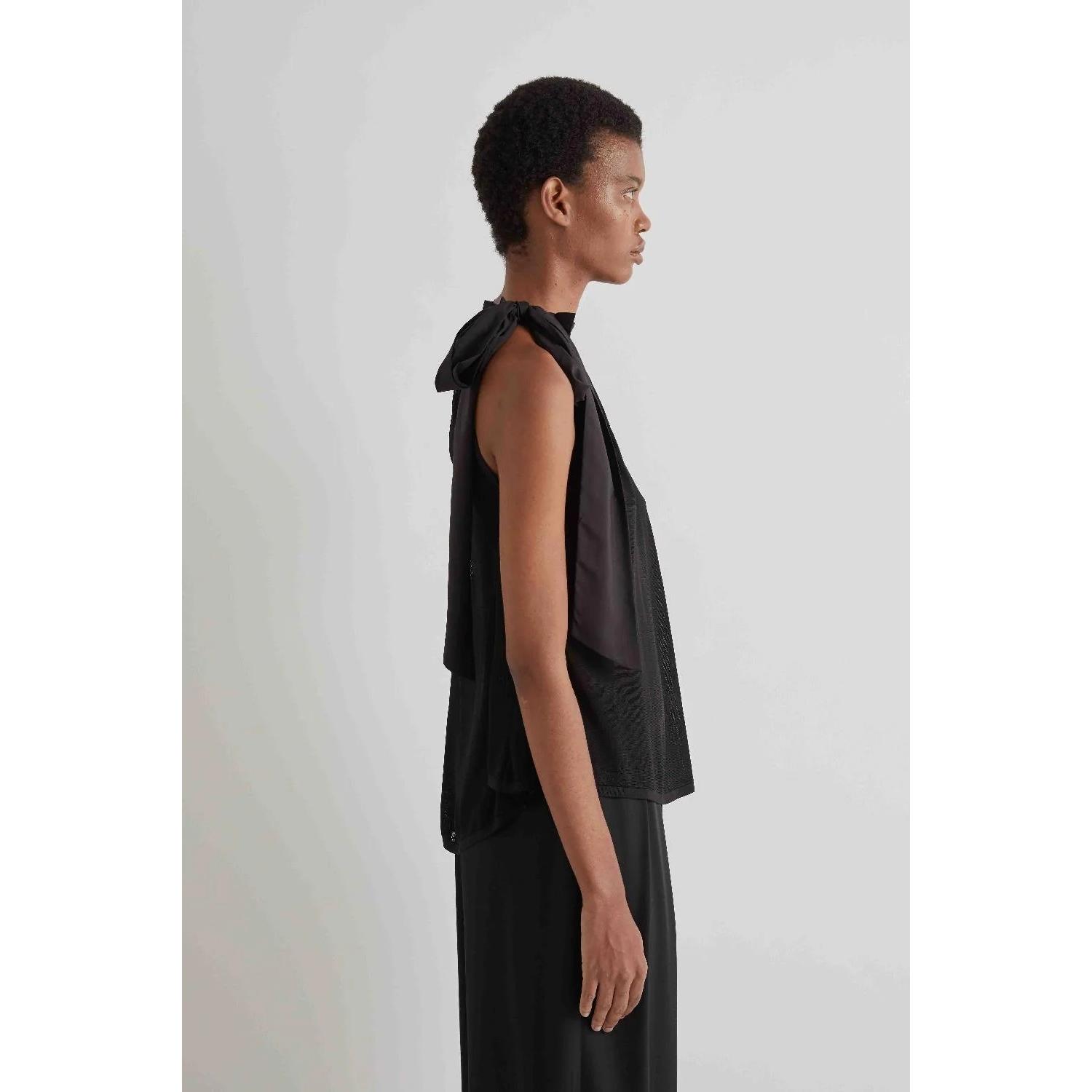 TOP IN MAGLIA CON ALLACCIATURA SULLA SPALLA