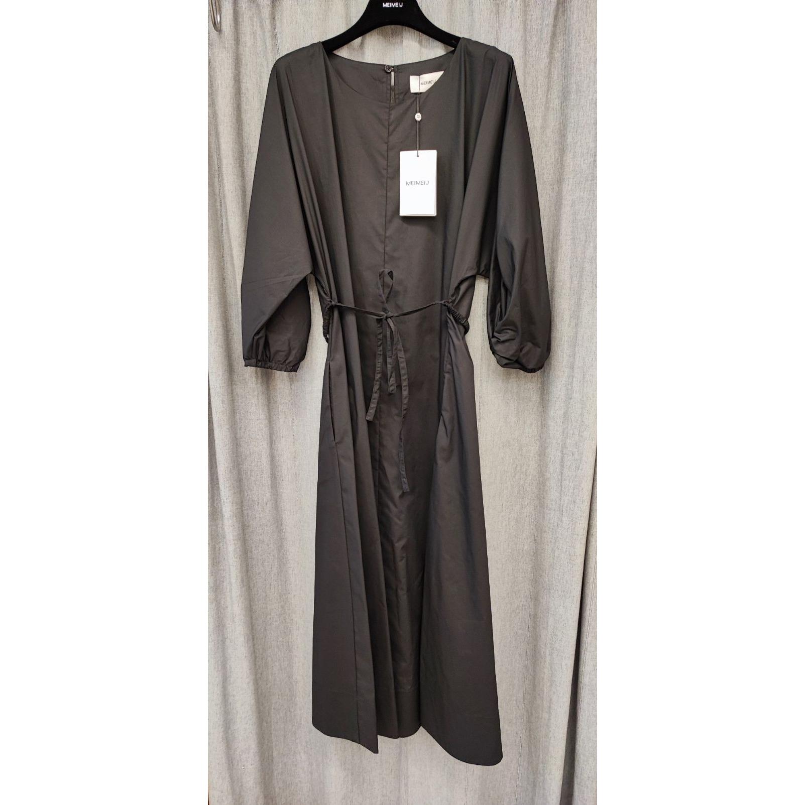 ABITO LUNGO CON CINTURA E MANICHE A KIMONO