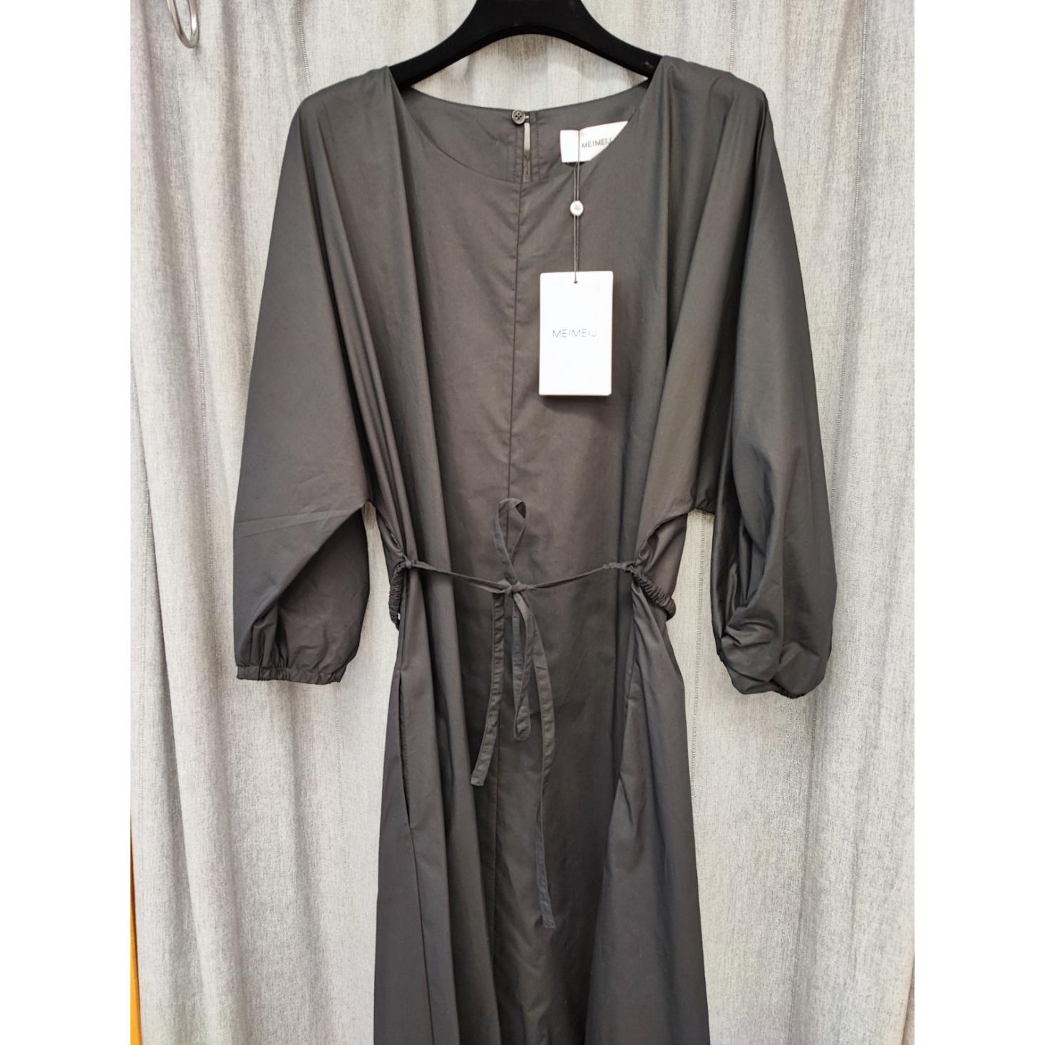ABITO LUNGO CON CINTURA E MANICHE A KIMONO