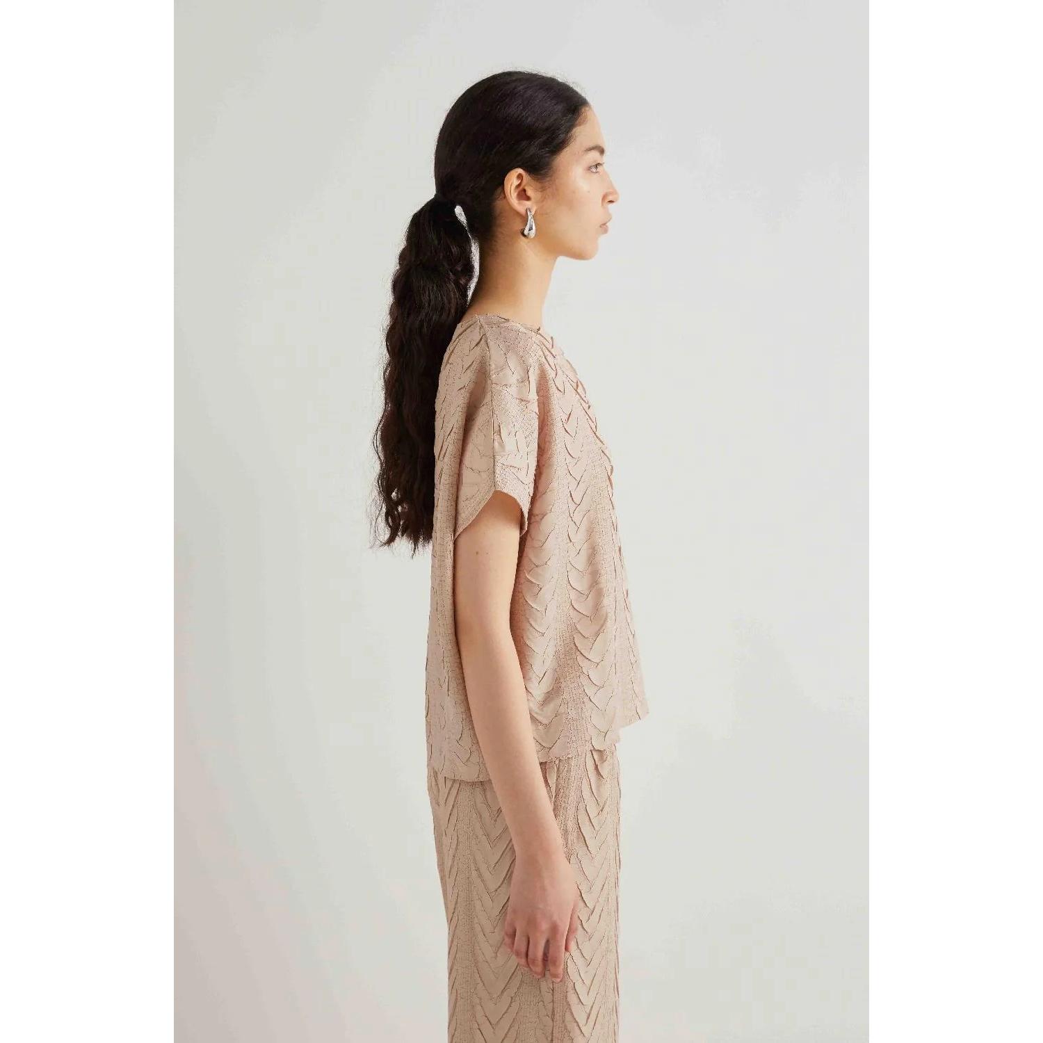 BLUSA PLISSETTATA DISEGNO TRECCIA