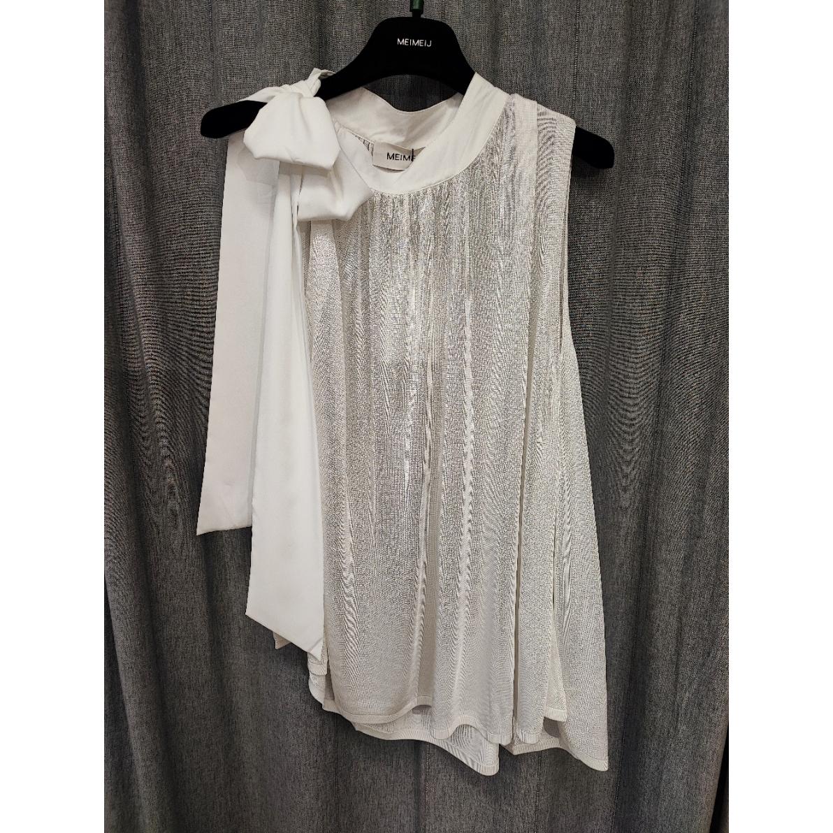TOP IN MAGLIA CON ALLACCIATURA SULLA SPALLA