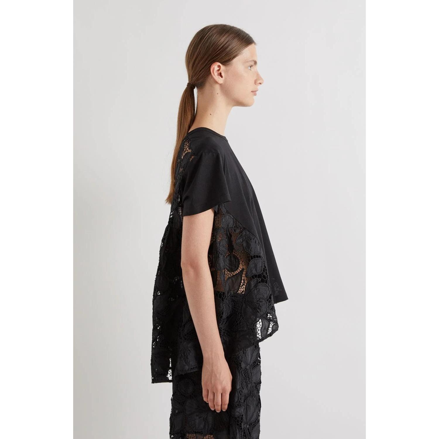 T-SHIRT CON INSERTI MACRAME