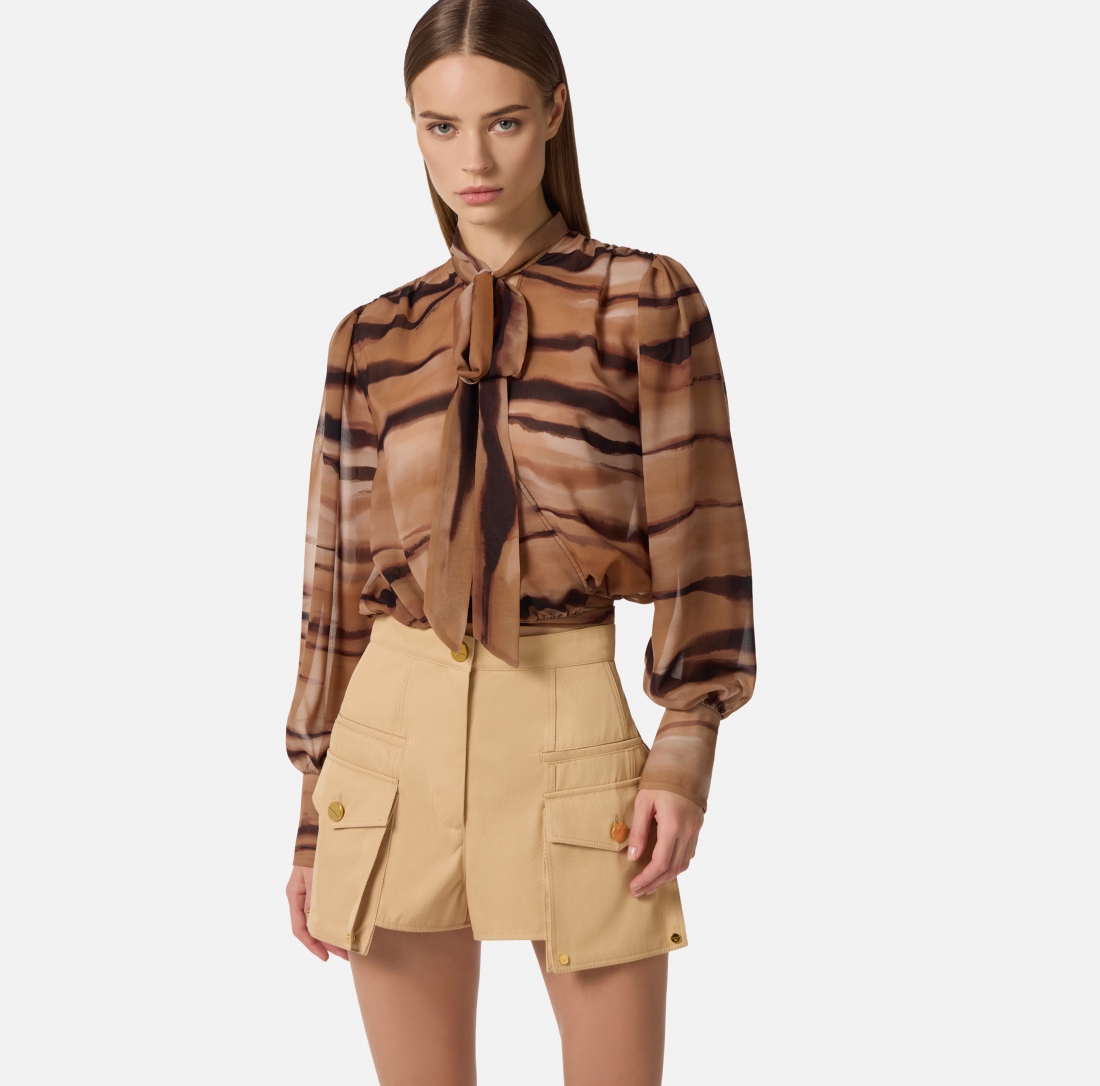 Blusa in chiffon con stampa tigre