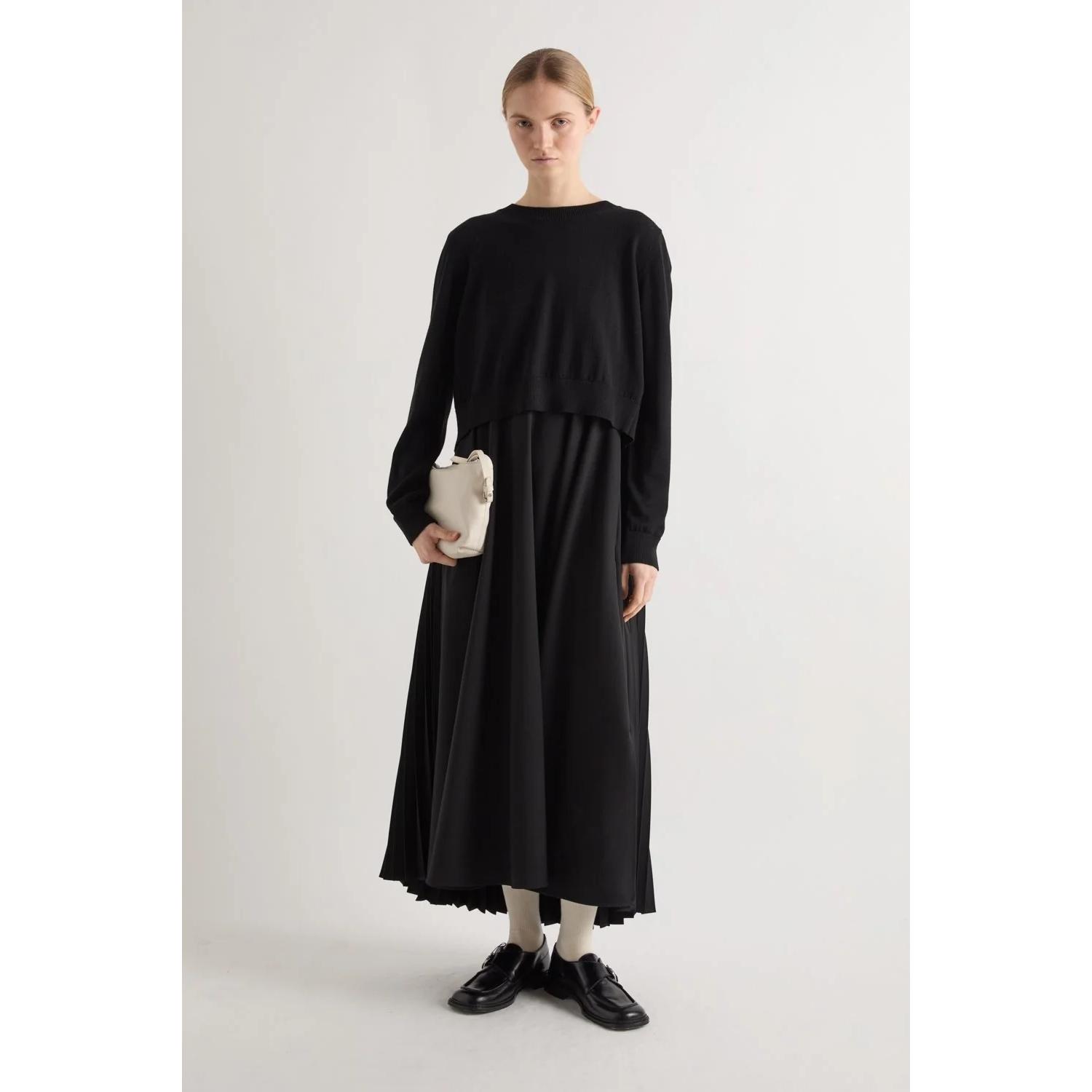 MAGLIA IN PURA LANA CON ABITO LUNGO ABBINATO